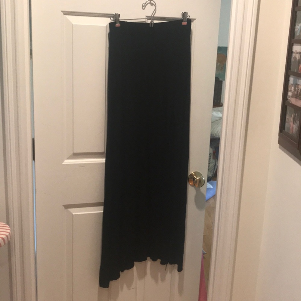 Black maxi skirt with slit